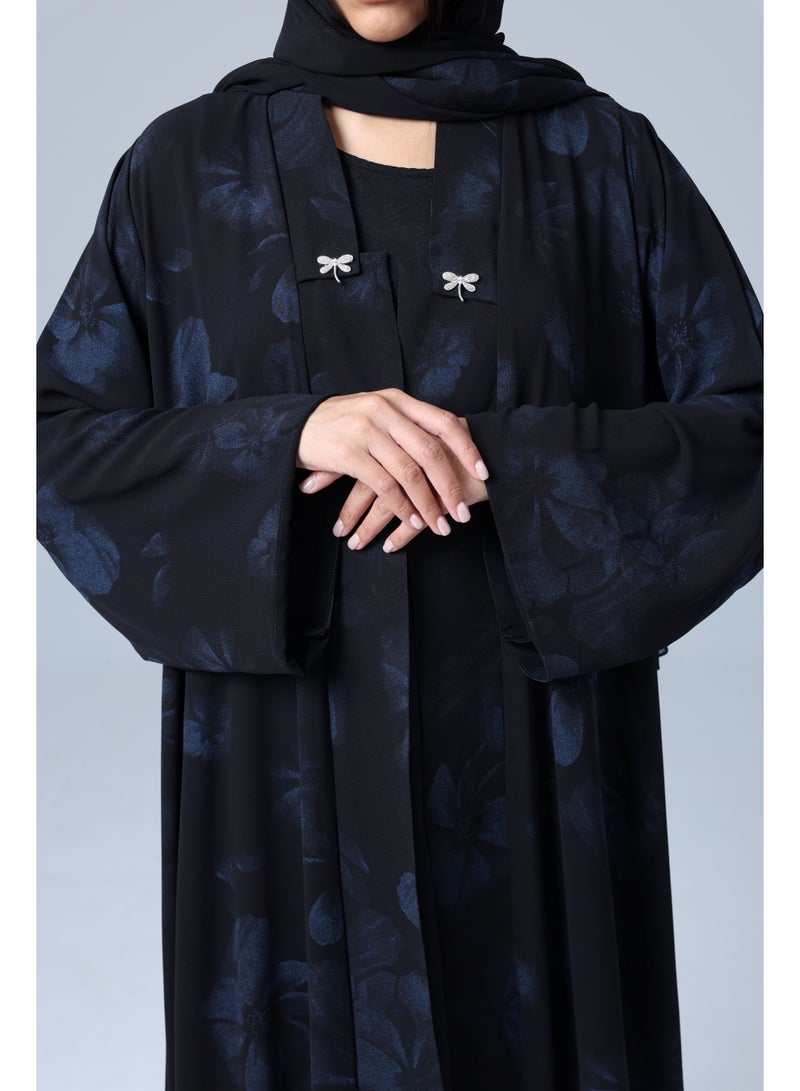 اكسا عباية مفتوحة بياقة زرقاء مطبوعة أسود - Image 3